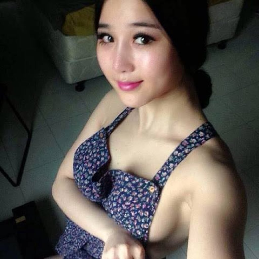 Ảnh Đại Diện Gái Ngọn Gió Mùa Hè Đầy Cuốn Hút Và Phong Cách